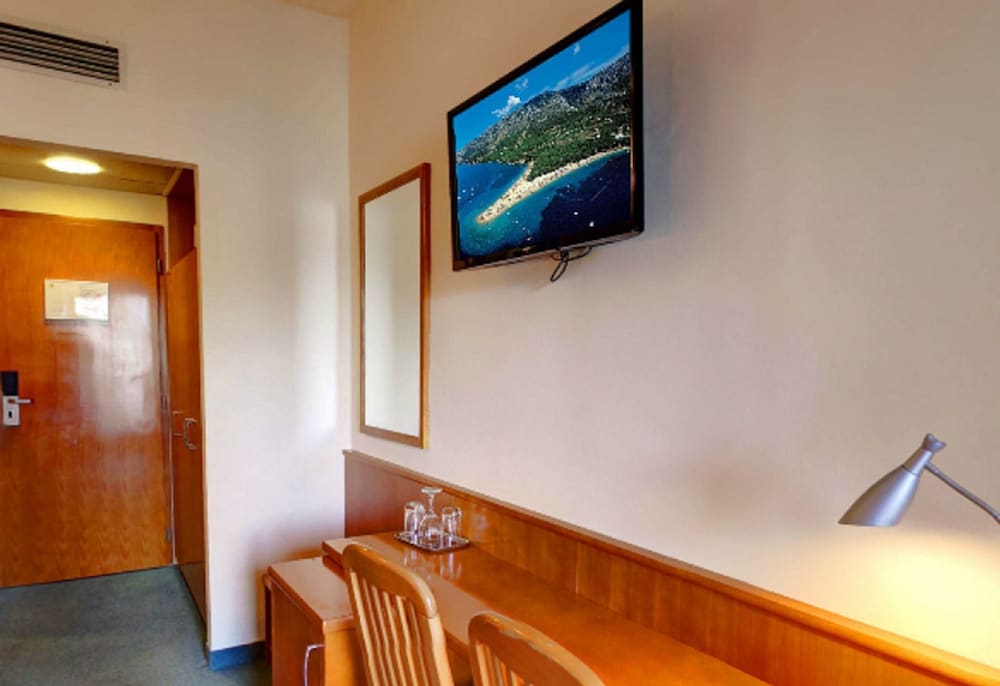 Double Room Single Use, Sea View - Photo 2