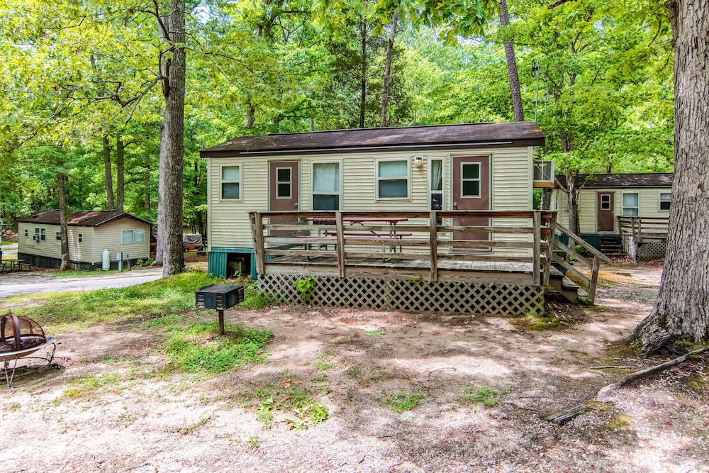 Cabin, 1 Bedroom, Non Smoking, Kitchen (Linens Not Included, No Pets) photo 1
