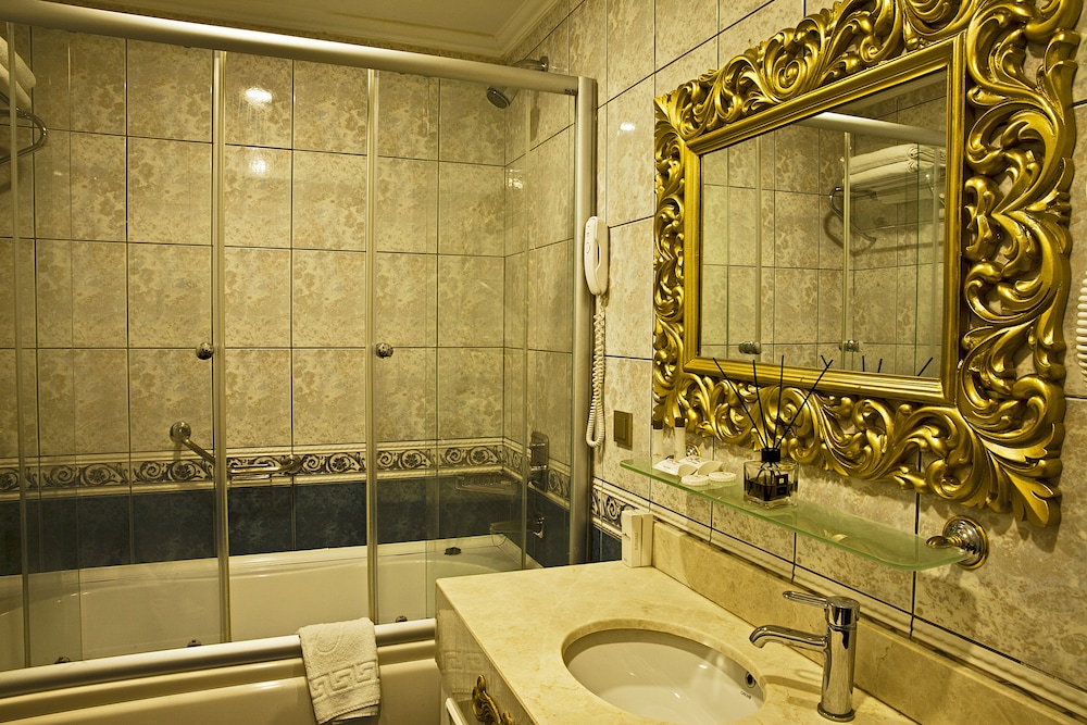 Luxury Suite photo 2