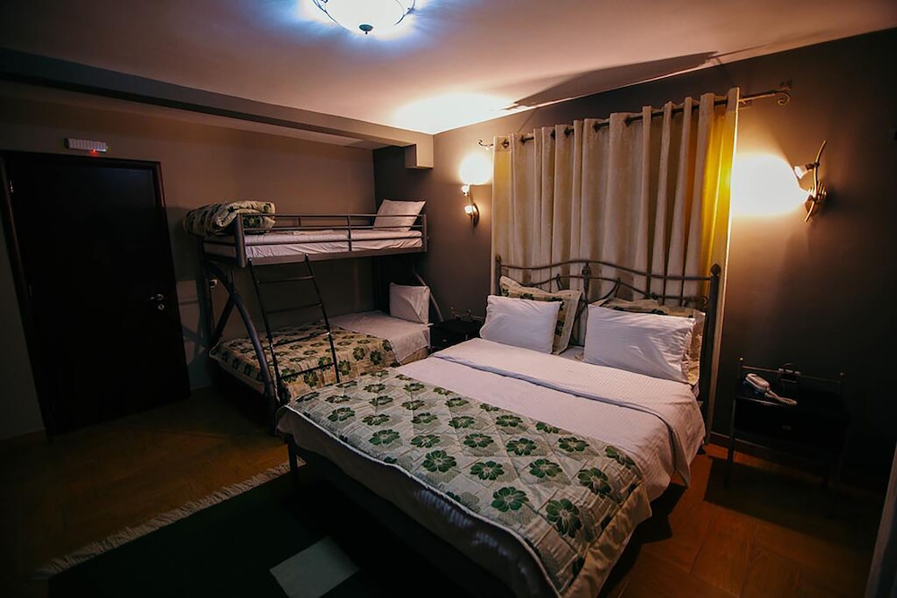 Deluxe Quadruple Room