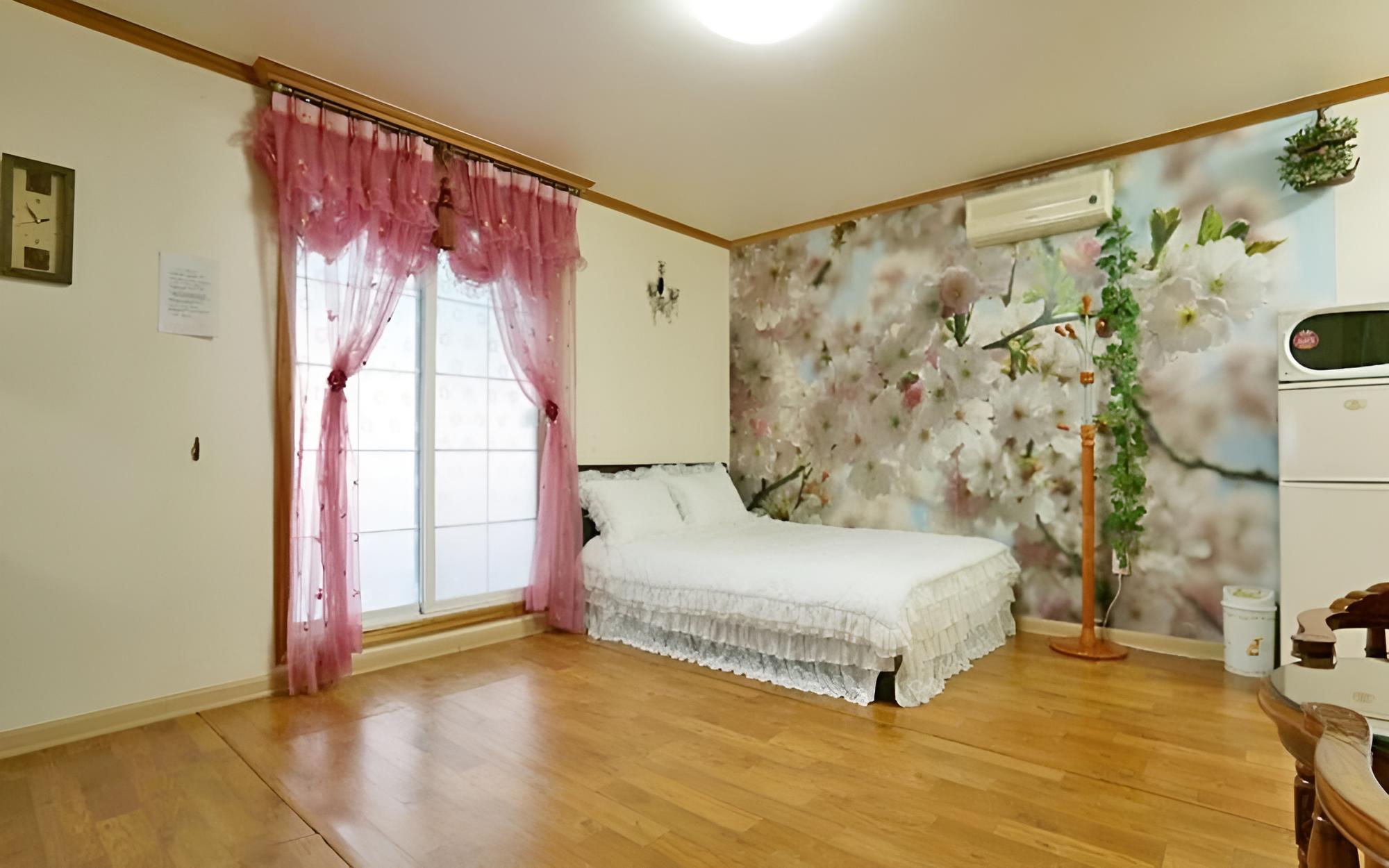 Room (River View) photo 2