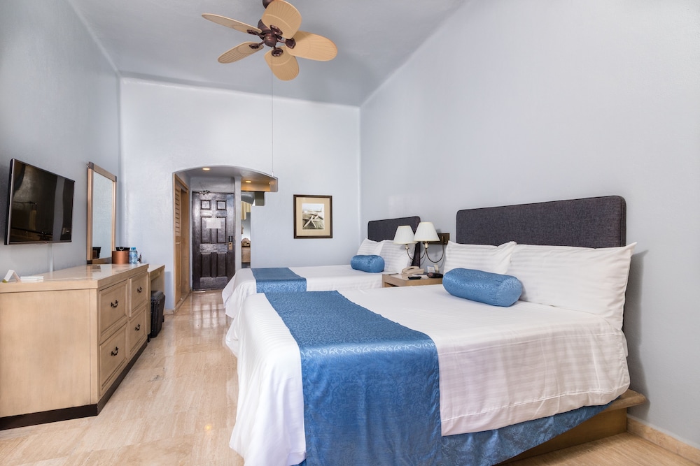 Deluxe Double Room, Patio, Pool View - Photo 7