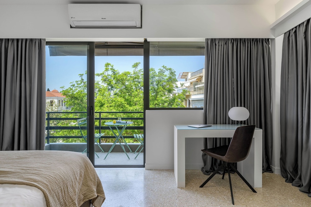 Momo Suites, Acropolis by Aura Homes D photo 3