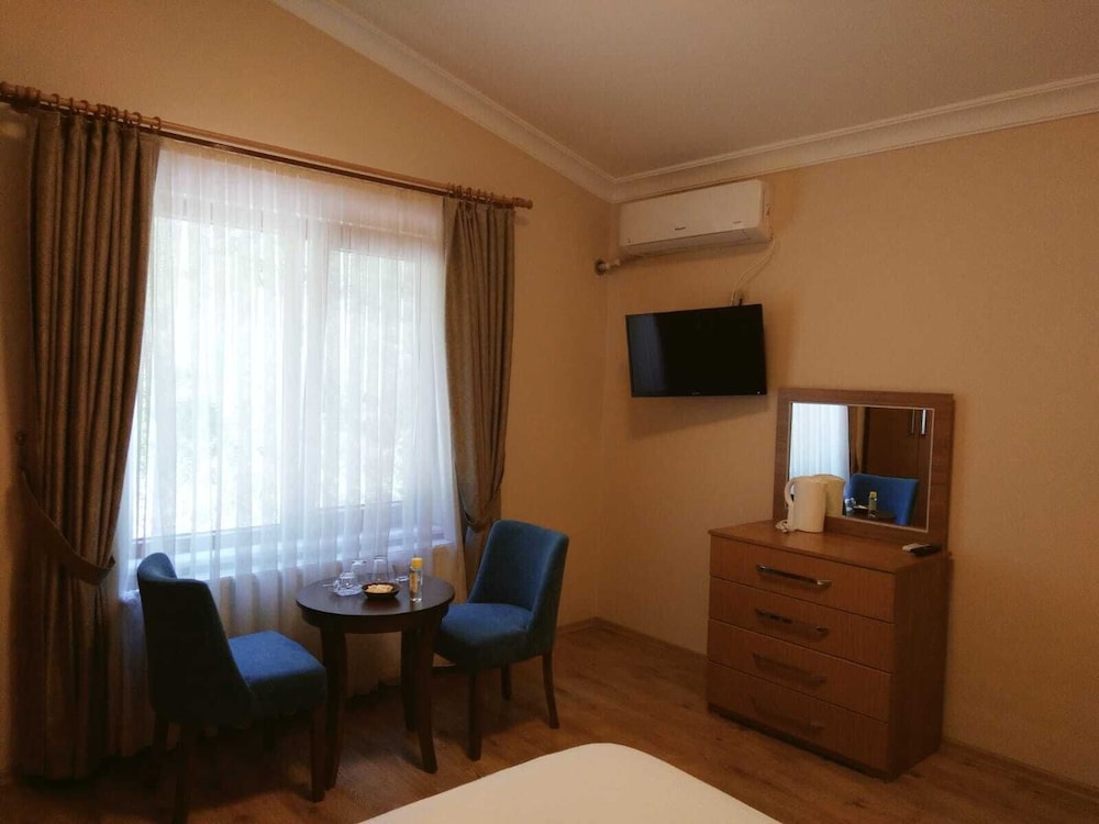 Comfort Room, 1 Double Bed, Mountain View photo 3
