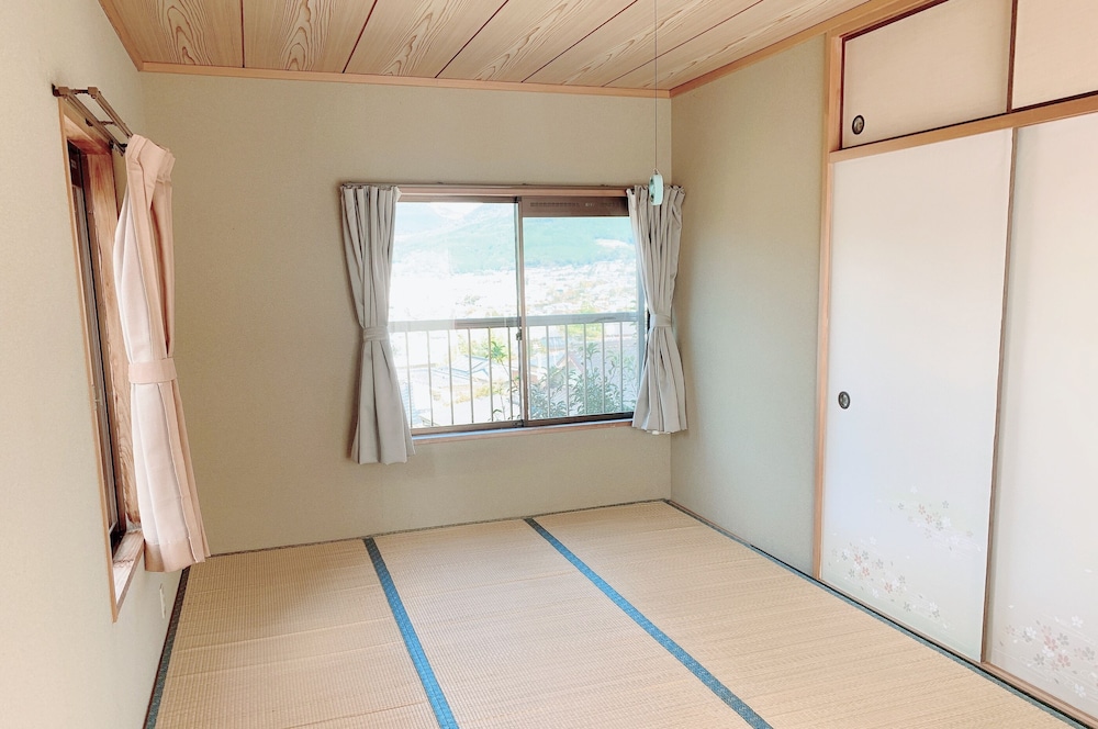 Deluxe Japanese Style Room photo 3