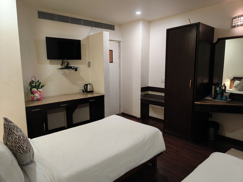 Deluxe Room - Photo 2