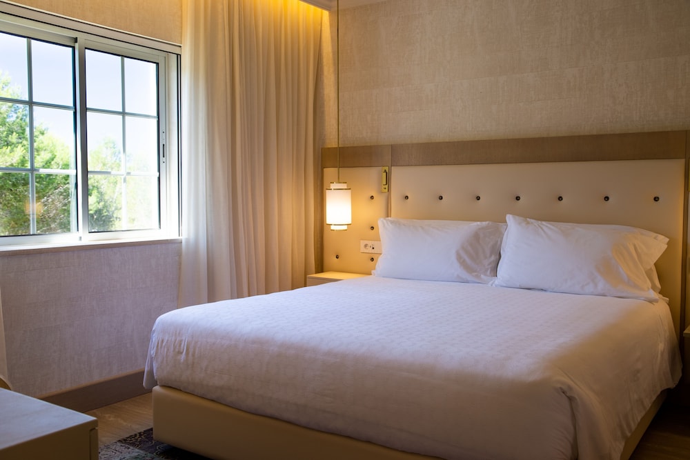 Premium Suite, Garden View - Photo 2
