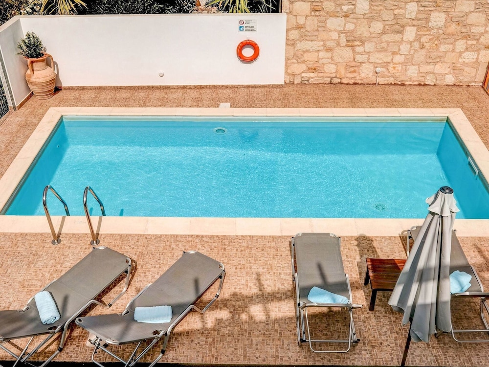 Villa photo 1