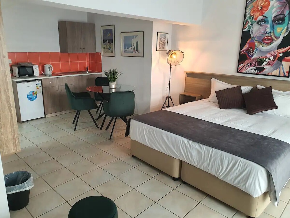 Spacious Family Suite 203 photo 2