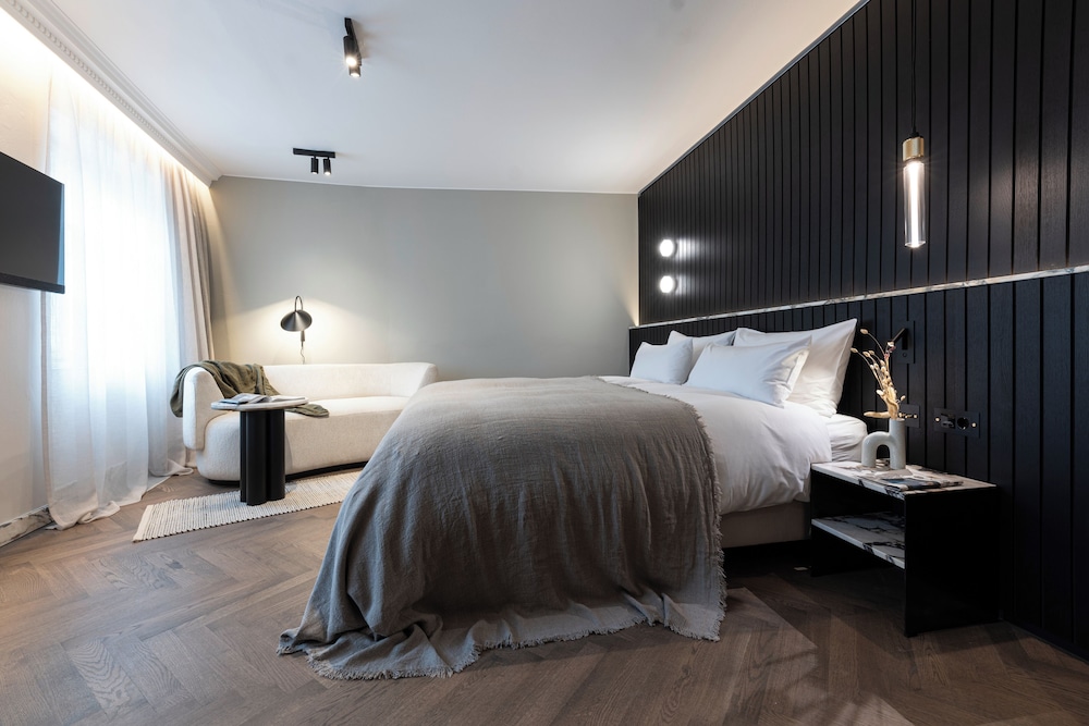 Design Double Room, City View