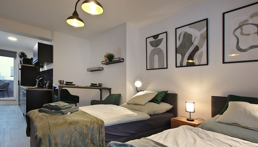 Business Condo, Multiple Beds, Balcony, City View