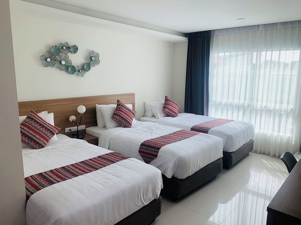 Standard Triple Room, City View photo 1