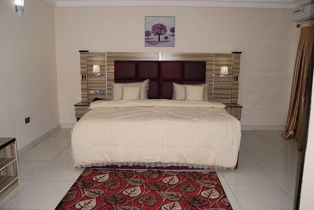 Family Suite, City View