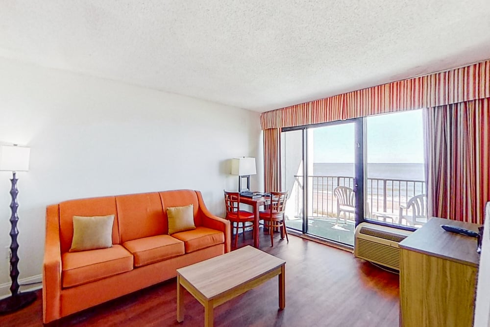 Condo, 1 Bedroom (2 Queen beds, Oceanfront) photo 3