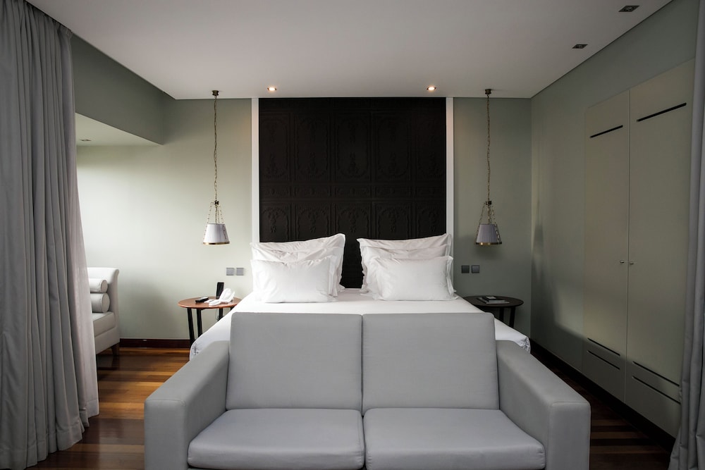 Deluxe Room (2+1 | King Size Bed)