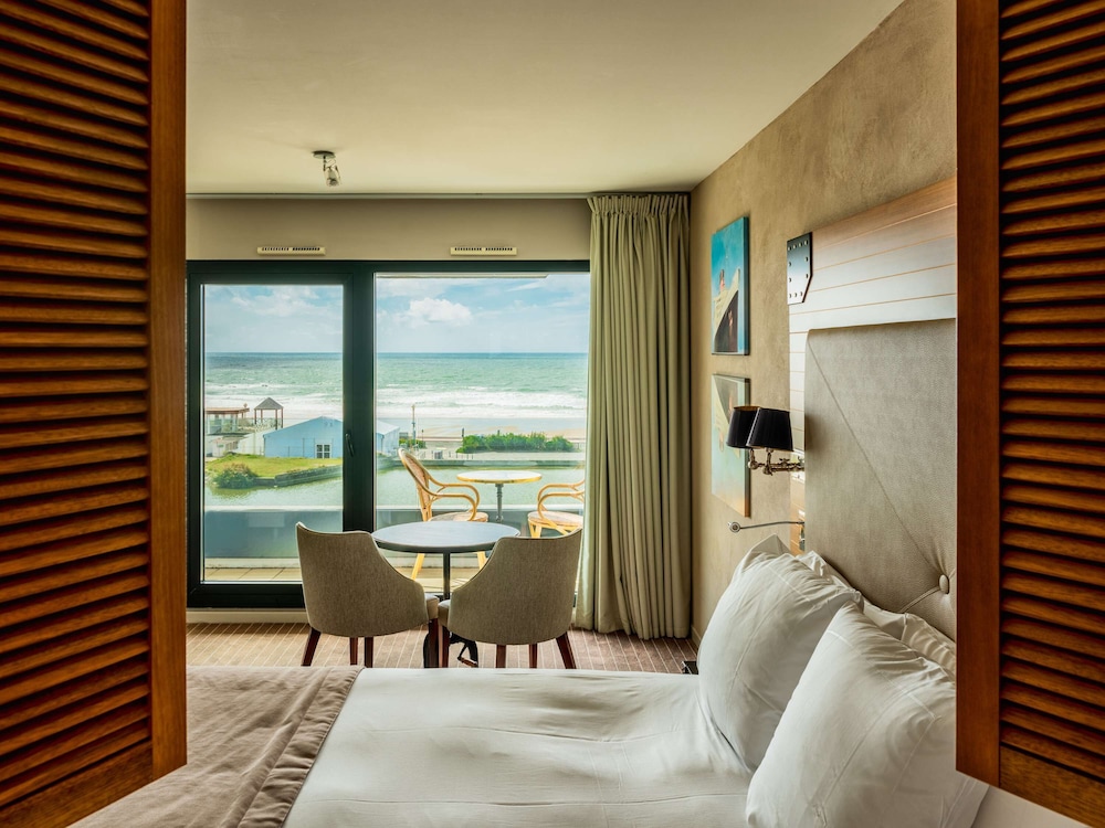 Superior Room, 1 Queen Bed with Sofa bed, Balcony, Sea View