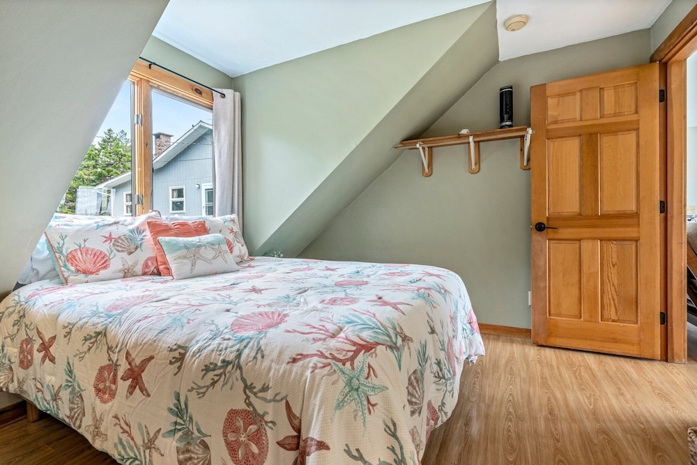 Family Apartment, Ocean View (Pet-Friendly) photo 3