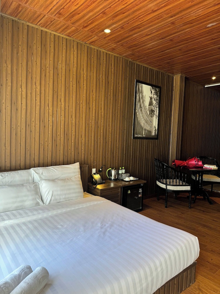Elite Room