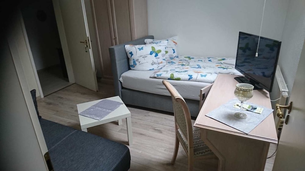 small Apartment photo 2
