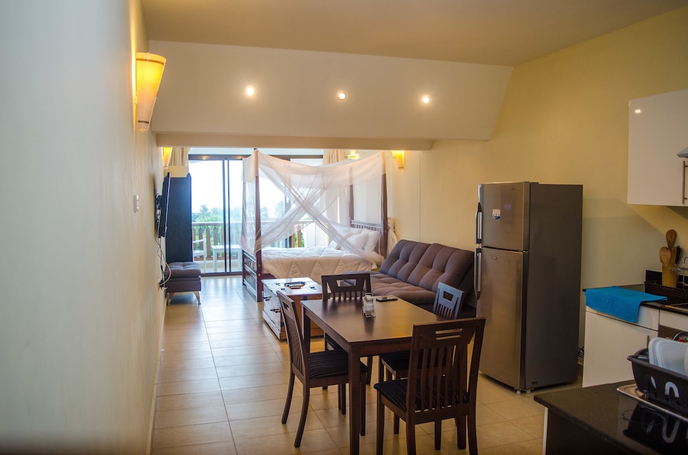 Exclusive Studio Suite, 1 Queen Bed with Sofa bed, Non Smoking, Ocean View photo 3