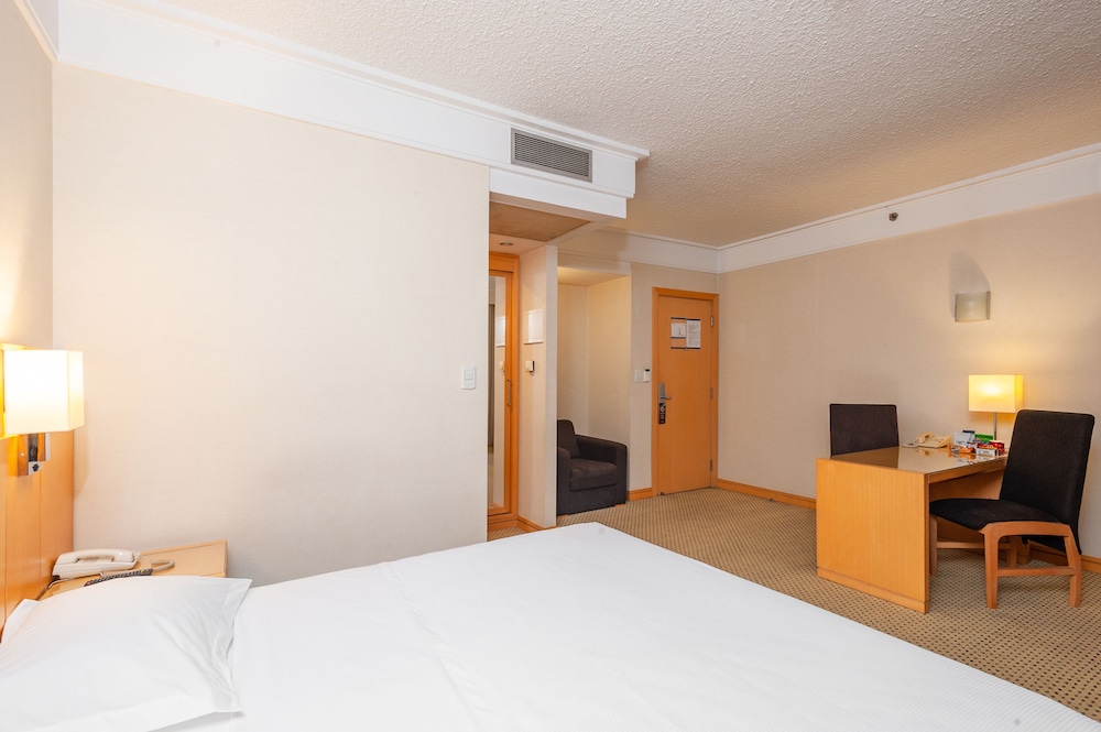Deluxe Room - Photo 4