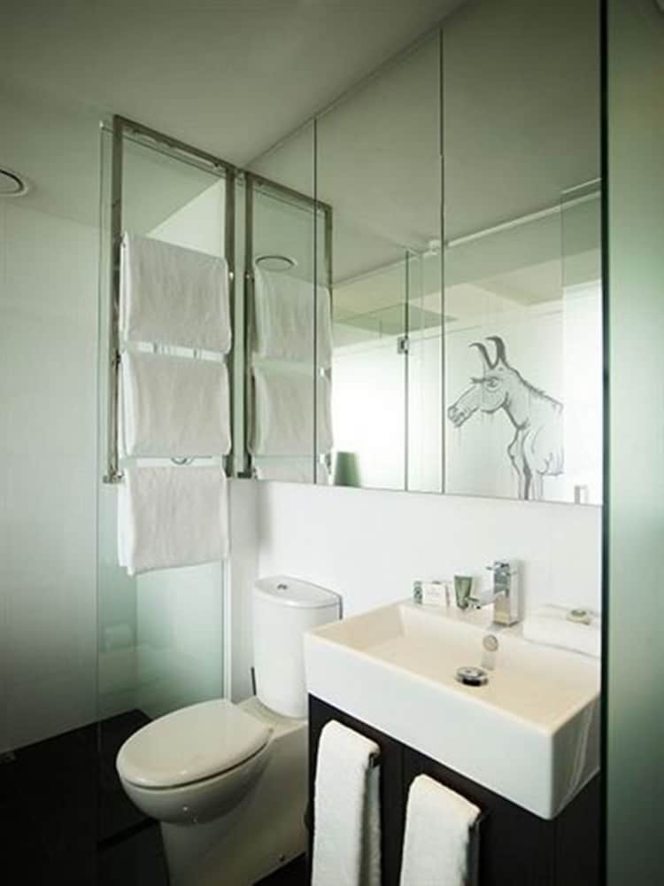Deluxe Studio Suite - Photo 15