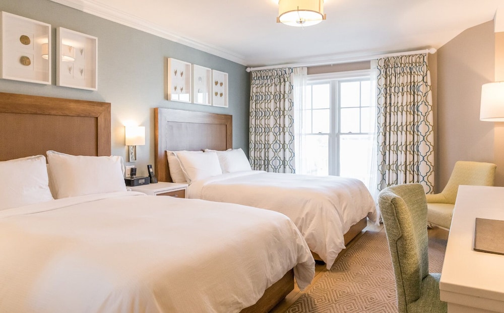 Standard Room, 2 Queen Beds, City View (Town View Queen) photo 1