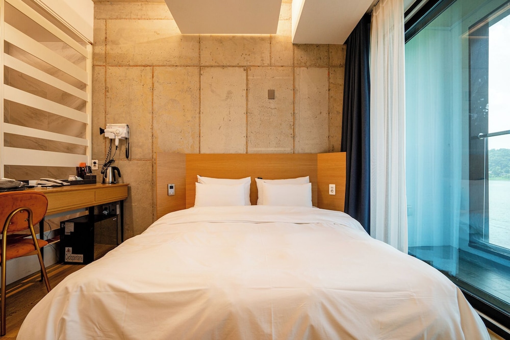 Superior Suite, Balcony, Lake View