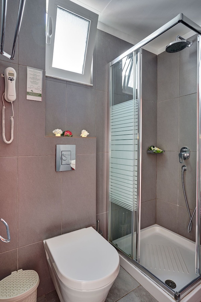 Suite (Adults Only) - Photo 9