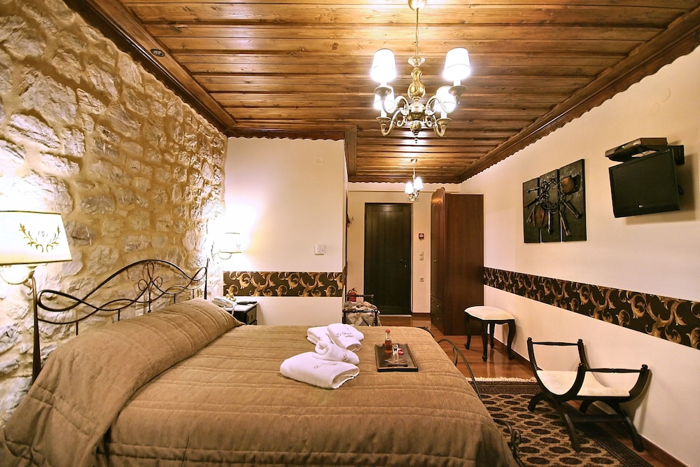 Deluxe Double Room, Fireplace (4 pax)
