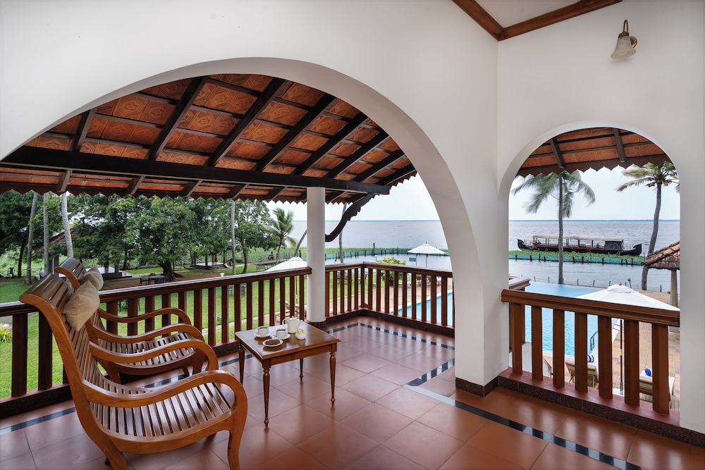 Premier Lake View Room photo 2