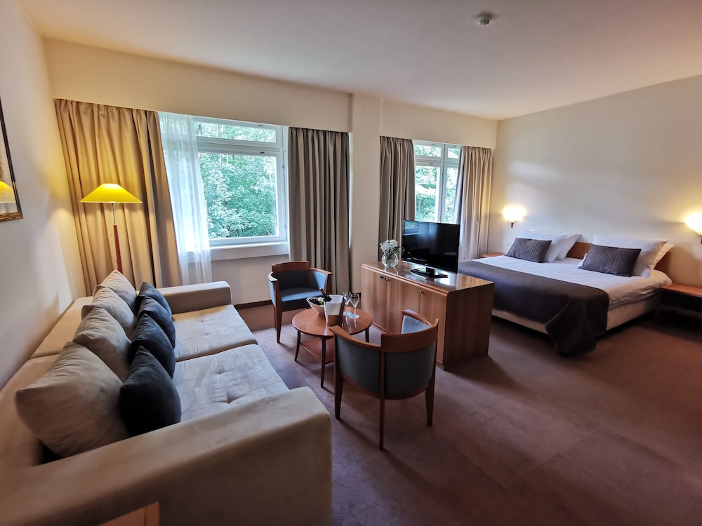 Junior Suite With Extra Bed, Lake Side photo 1