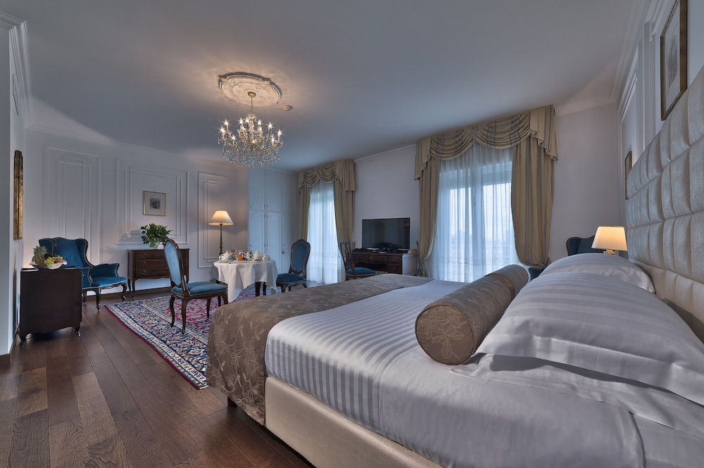 Junior Room