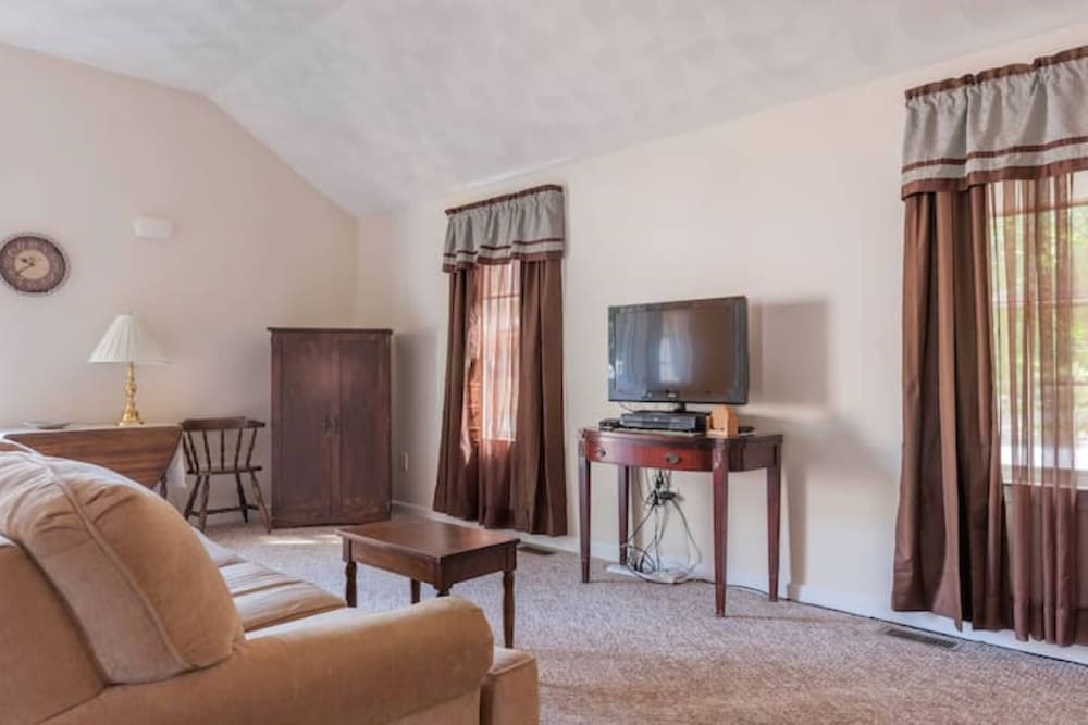Apartment (Sunnyside Up) photo 1
