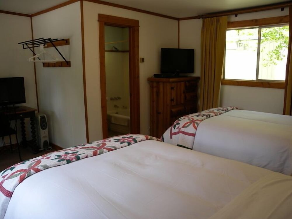 Superior Suite, Private Bathroom (Suite 8 - No Pets Allowed) photo 3