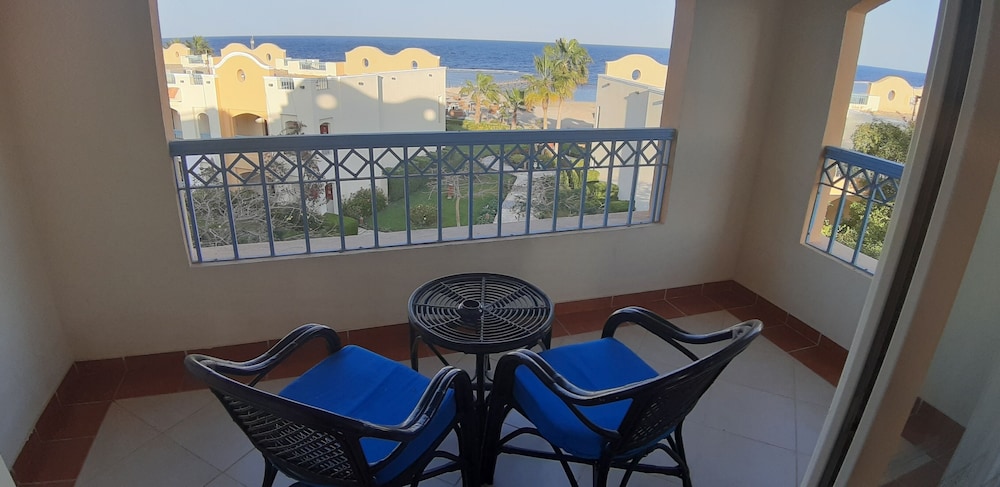 Superior Room, Sea View - Photo 4
