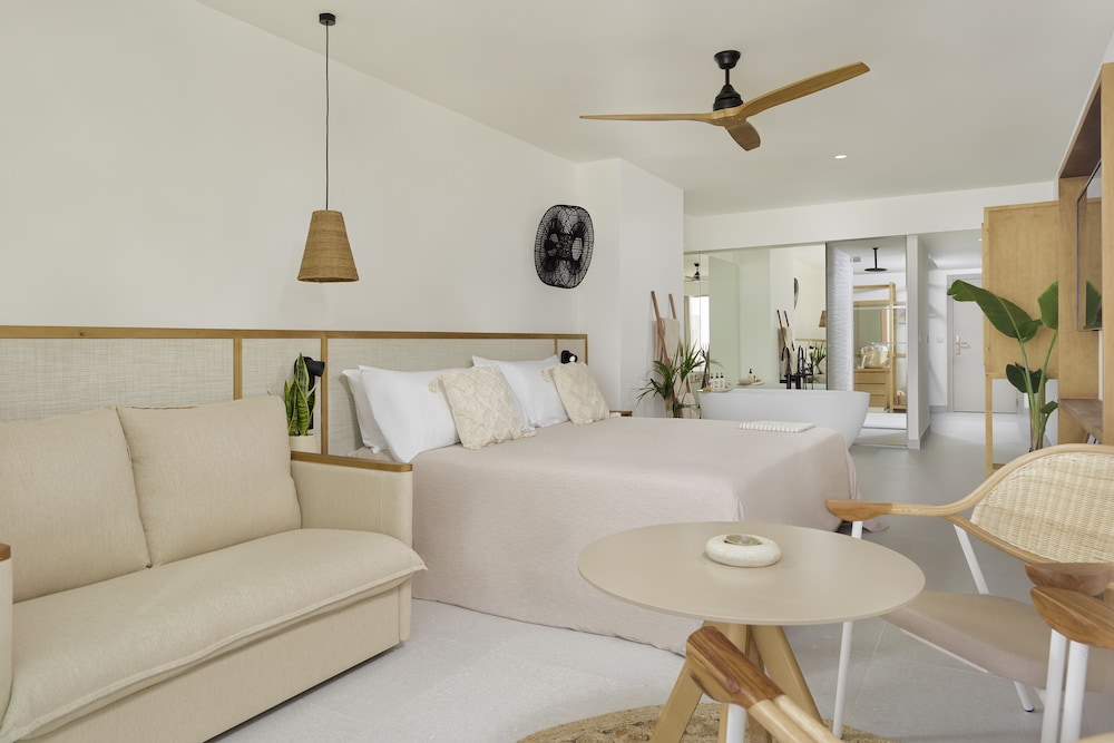 Suite, Oceanfront (The Reserve) photo 2