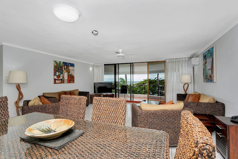 Superior Three Bedroom Sea View Apartment