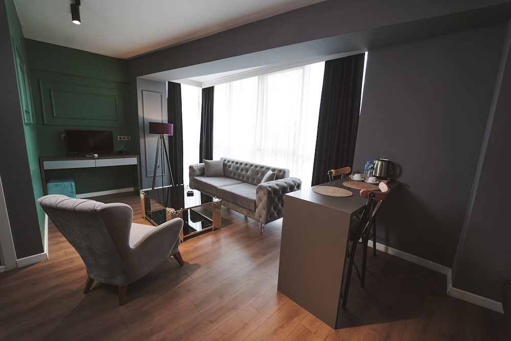 Family Studio Suite, 2 Bedrooms, City View