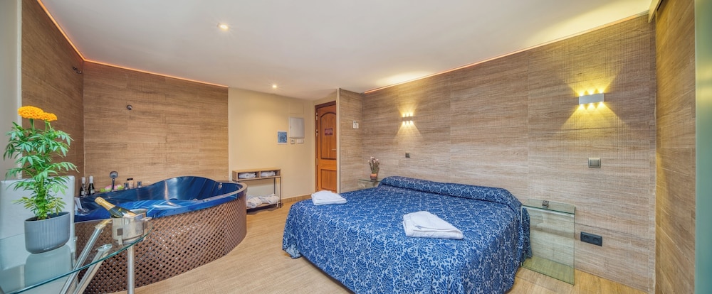 Double Room, Jetted Tub (Habitacion con jacuzzi II) photo 2