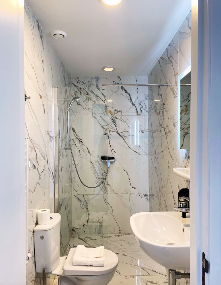 Signature Twin Room