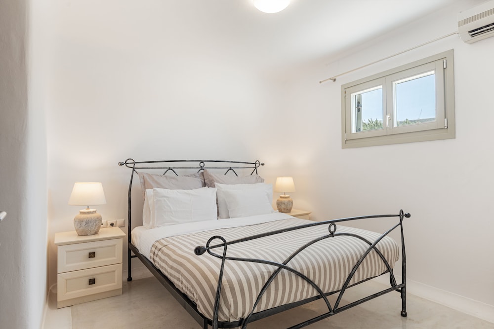 Elegant 3 bedrooms Alaya Villa by 2Doors