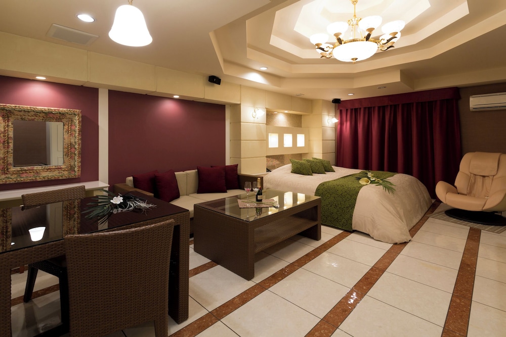 Standard Double Room, 1 King Bed photo 3