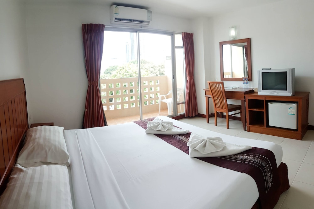 Standard Room, 1 King Bed