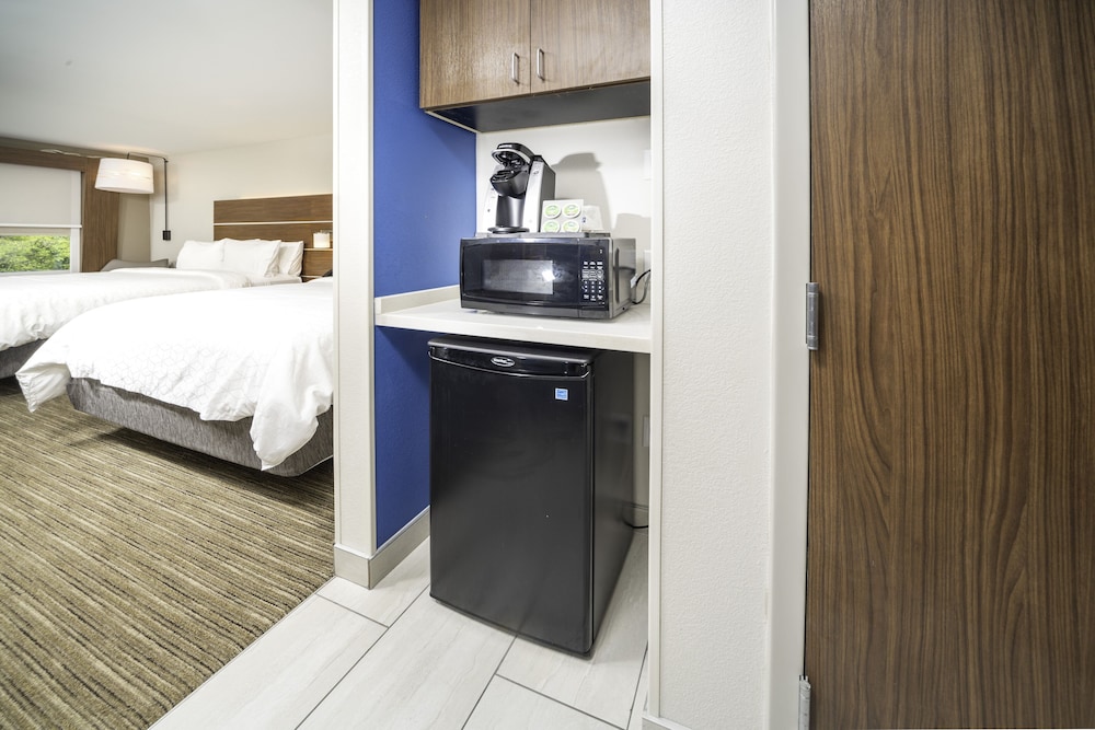 Suite, 2 Queen Beds, Accessible (Communications, Accessible Tub) - Photo 1