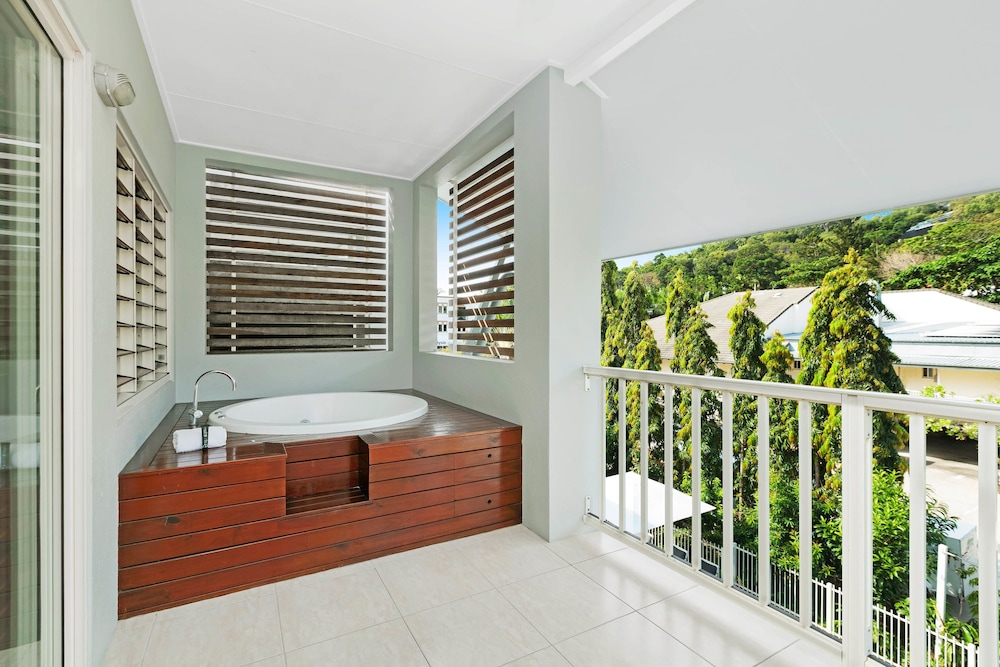 1 Bedroom - Photo 5