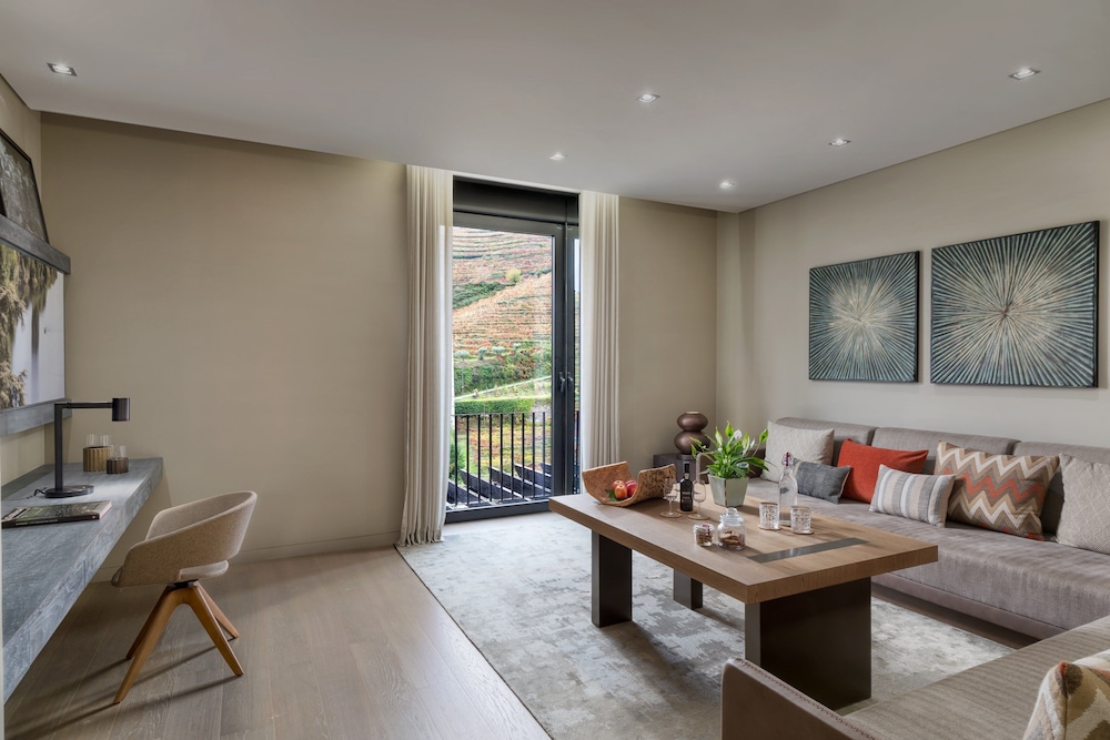 Vineyard Suite - Photo 3