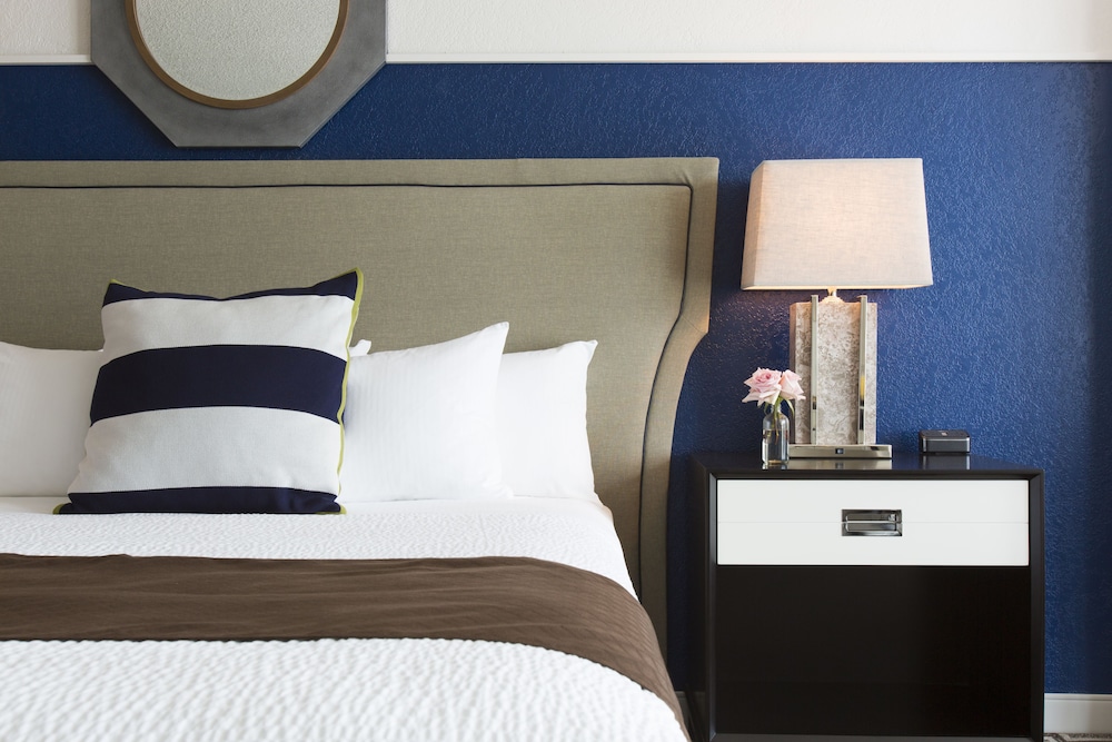 Standard Room, 1 King Bed photo 1