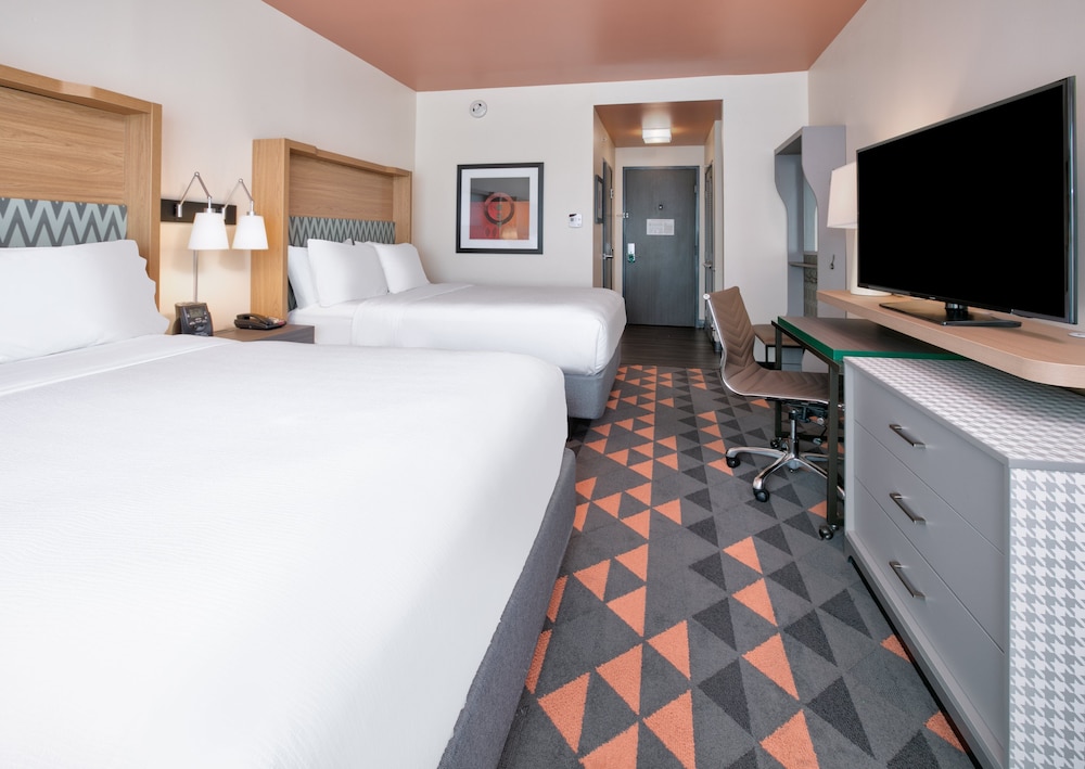 Standard Room, 2 Queen Beds, Microwave (Minifridge) - Photo 2