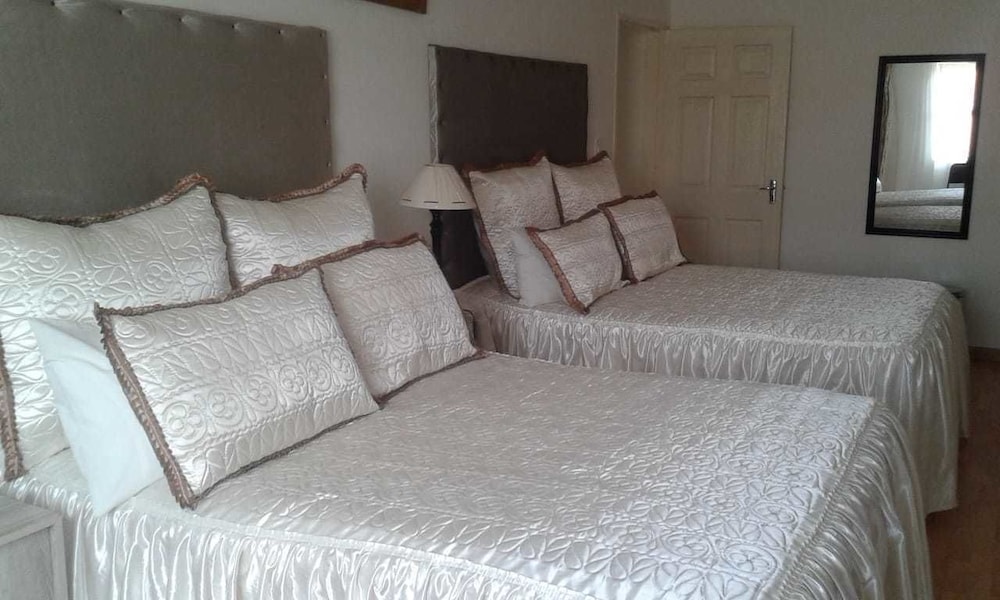 Family Room, 2 Double Beds photo 1